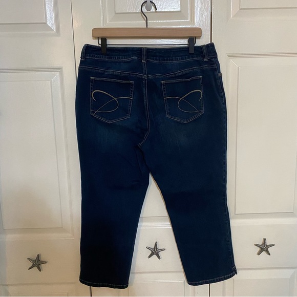 Chico's So Slimming Cropped Jeans - Picture 2 of 4